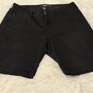 Torrid Black Bermuda Shorts Mid-Thigh Length